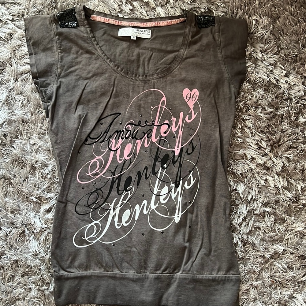 Henleys Tee